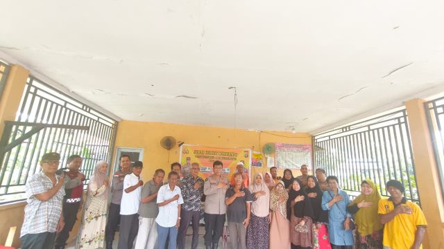 WUJUD KEPEDULIAN KEPADA MASYARAKAT, KAPOLRESTA BARELANG SALURKAN BANTUAN SEMBAKO MELALUI POLSEK BENGKONG