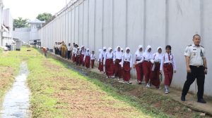 Kalapas Batam Hadiri Upacara Peringatan Hari Sumpah Pemuda ke-98 di Lapas Perempuan Kelas IIB Batam